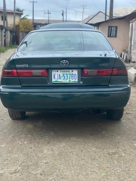 A picture of Toyota Camry 2 2