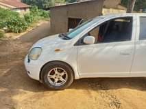 A picture of Vitz old model