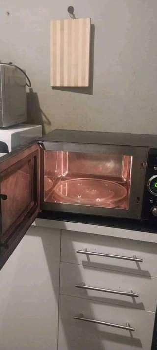 A picture of Microwave on quick sale