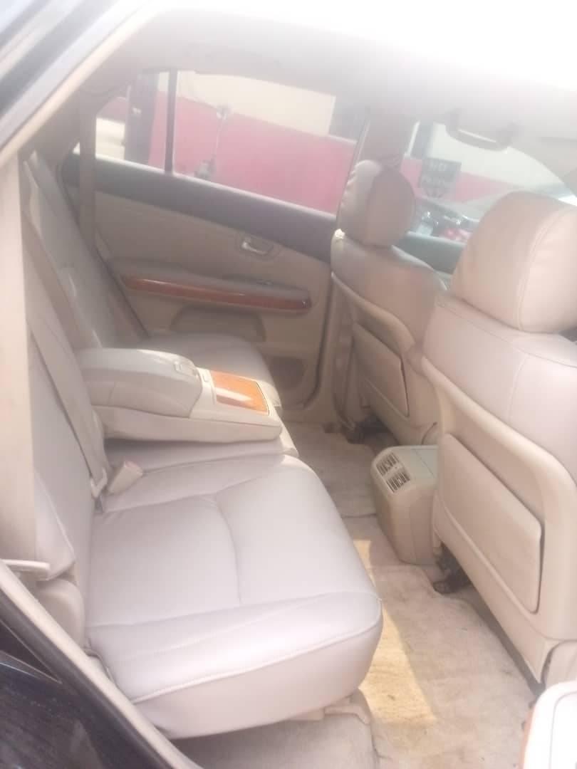 A picture of Lexus Rx 330 Everything is working perfectly price 6 5m