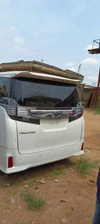 A picture of Direct tokunbo TOYOTA VELLFIRE 08141617024