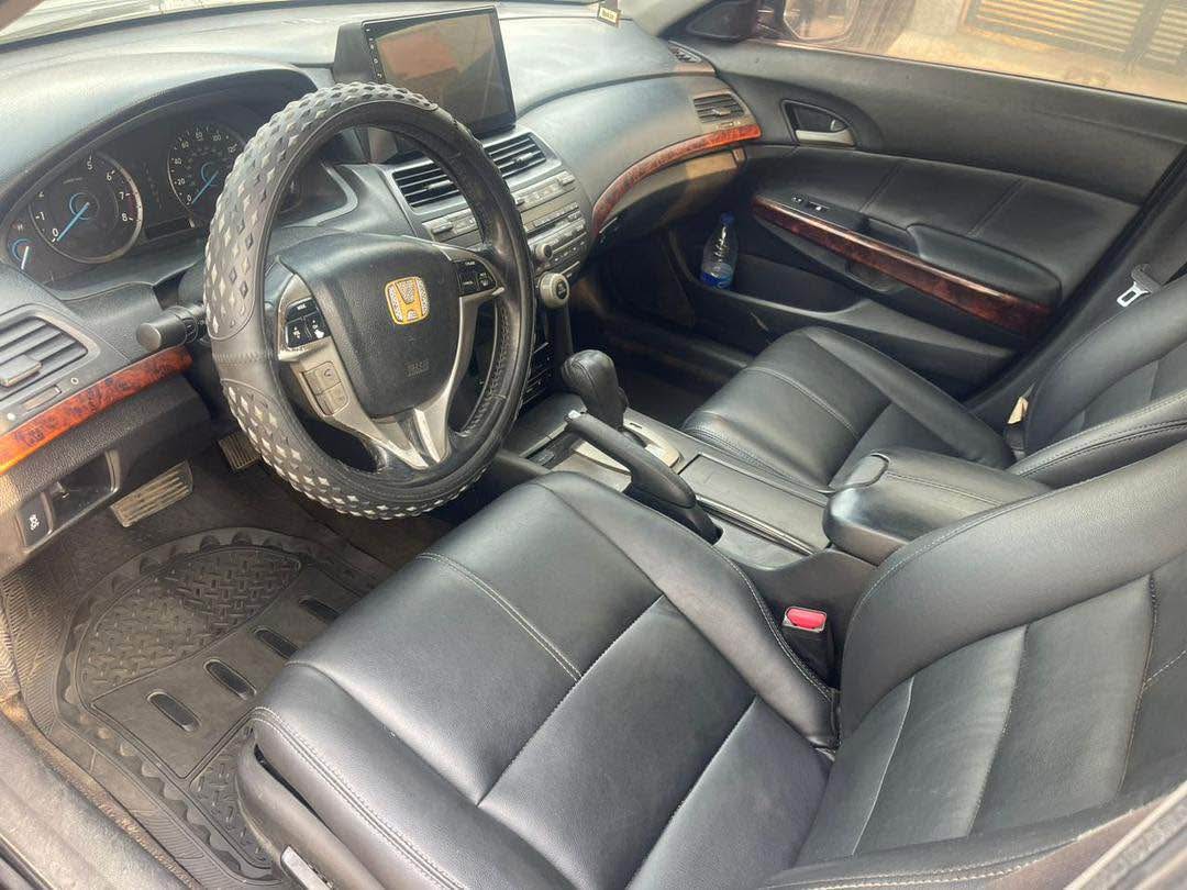 A picture of Good deal Super clean 2012 Honda Crosstour Toks standard Absolutely