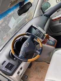 A picture of Lexus RX 330 2004