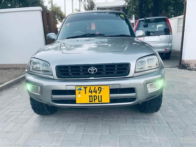 A picture of PRICE 18ml Contact 0712747229 Facebook Instagram dunia commission agents TOYOTA