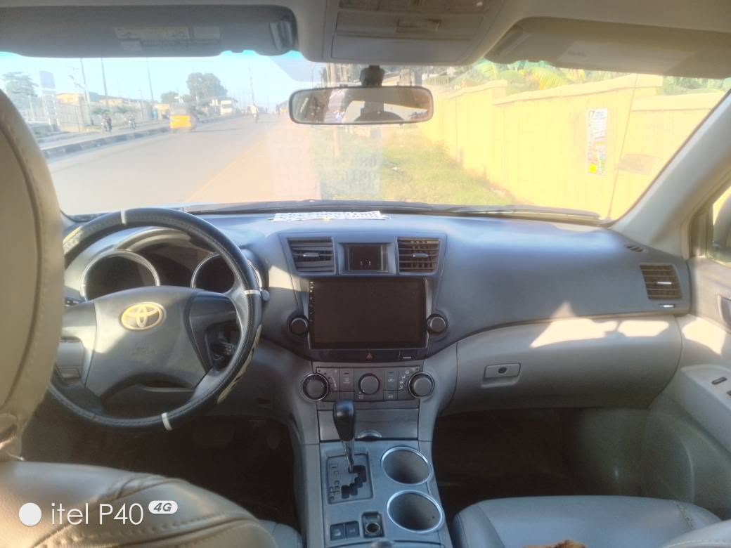 A picture of Toyota Highlander 2009 Clean Register