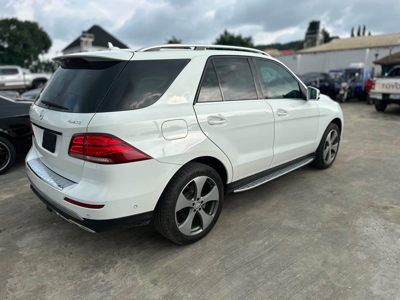 A picture of Extremely clean Foreign Used 2016 Mercedes Benz GLE350 4matic with