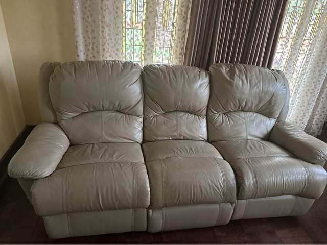 classifieds/furniture sofas