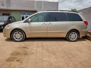 A picture of 2008 Toyota Sienna XLE