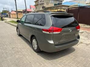 A picture of 2015 Toyota sienna XLE tokunbo Price 14m Location Amuwo odofin