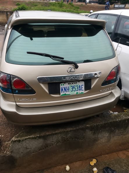 A picture of Lexus rx300