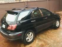 A picture of Very Sharp deal Lexus rx300 2002 with a very sound