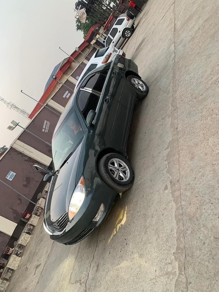 A picture of TOYOTA Camry 04