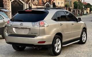 A picture of Lexus RX 350