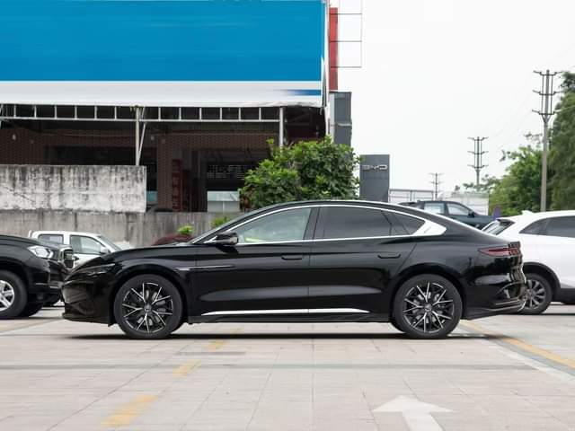 A picture of 2024 BYD HAN EV