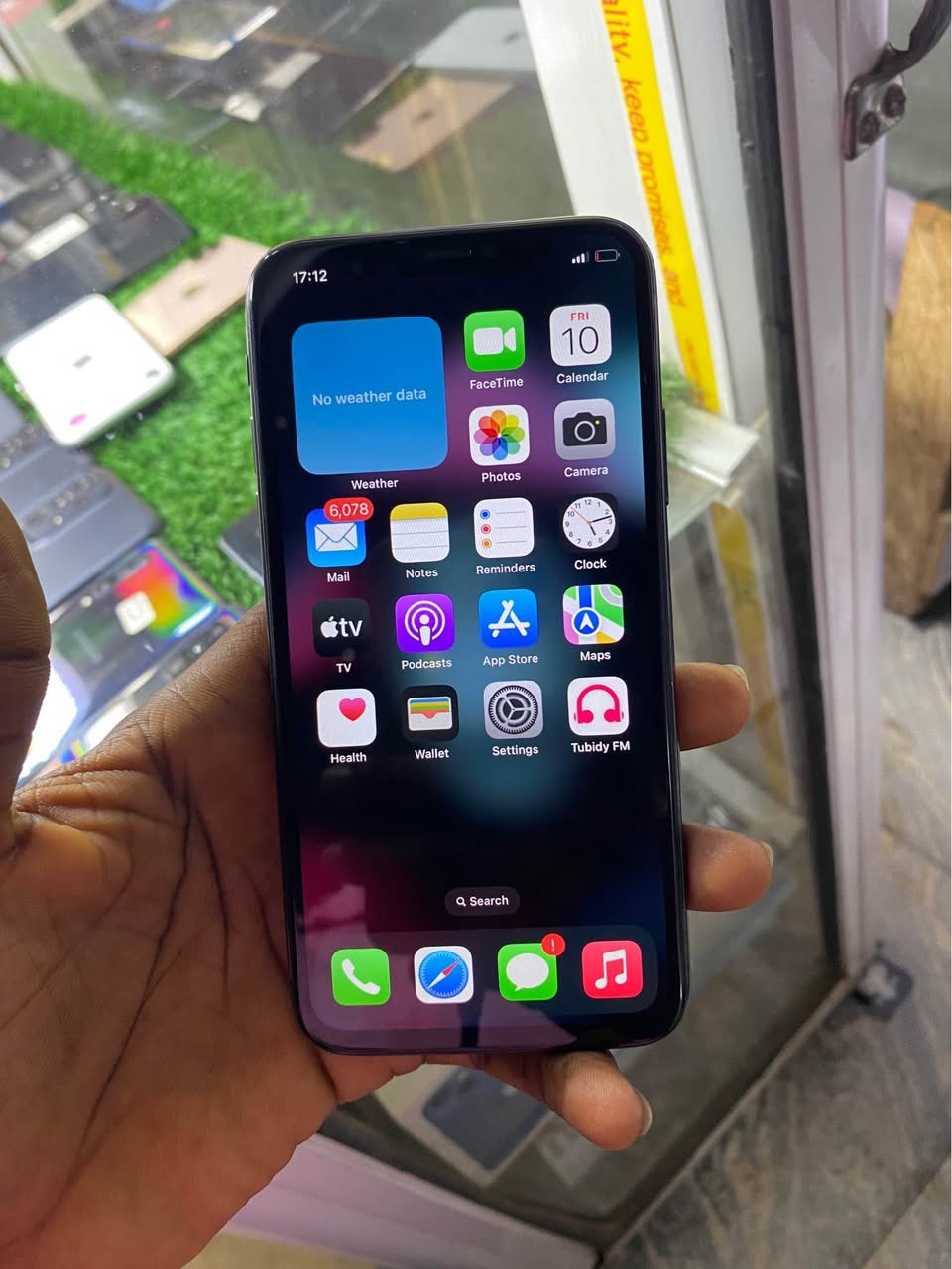 A picture of IPhone X no Face ID