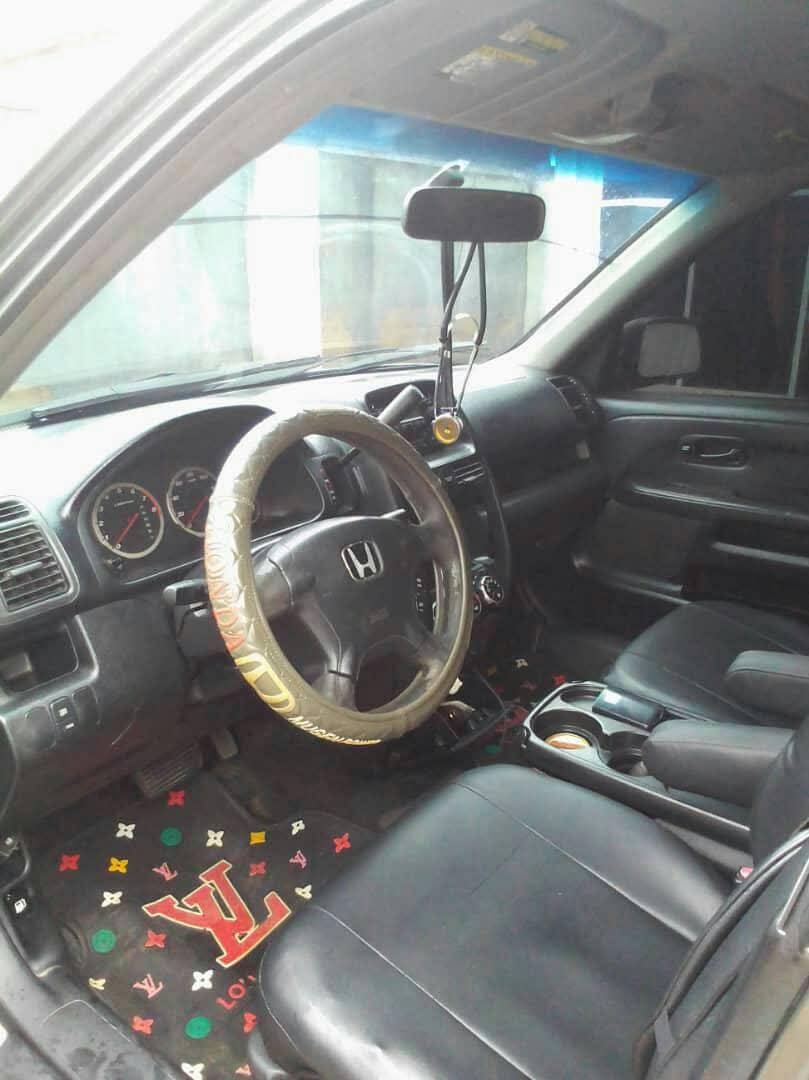 A picture of Honda cr v