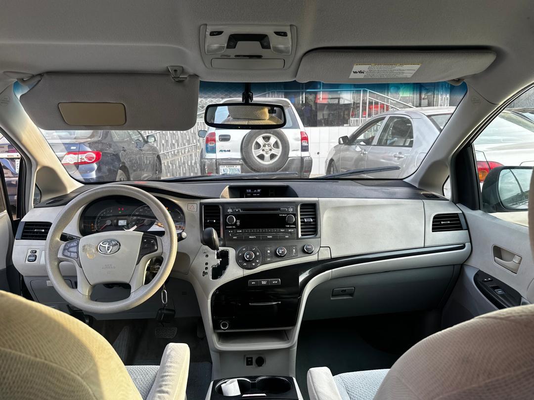 A picture of Toyota Sienna