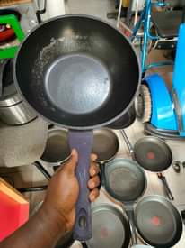 A picture of UK Used Non sticky frying pans Ugx 50 000