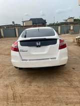 A picture of Honda Crossour 2011