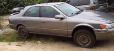 A picture of Toyota Camry tiny light sound engine and gear first body