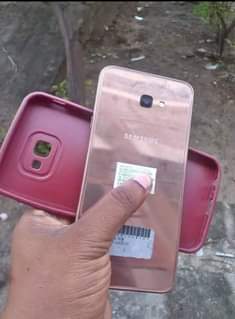 A picture of Samsung j4 