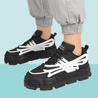A picture of Fashionable sneakers size 37 45 65 000 To place an