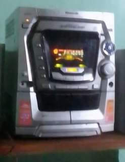 A picture of Nauza Kichwa Cha Panasonic radio