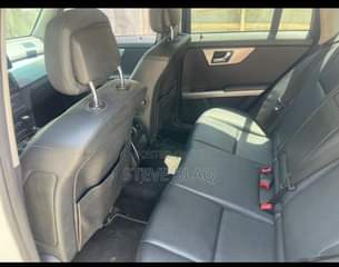 A picture of 2011 Mercedes benz GLK 350