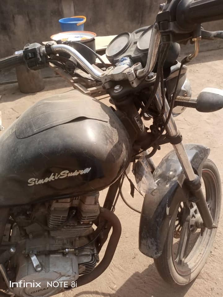 A picture of Fairly Used Sinoki Supra 200CC Motorcycle