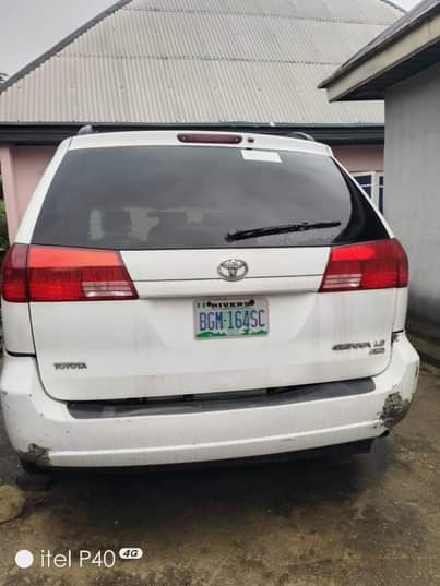 A picture of Super clean big Toyota sienna Sound engine Perfect gear AC
