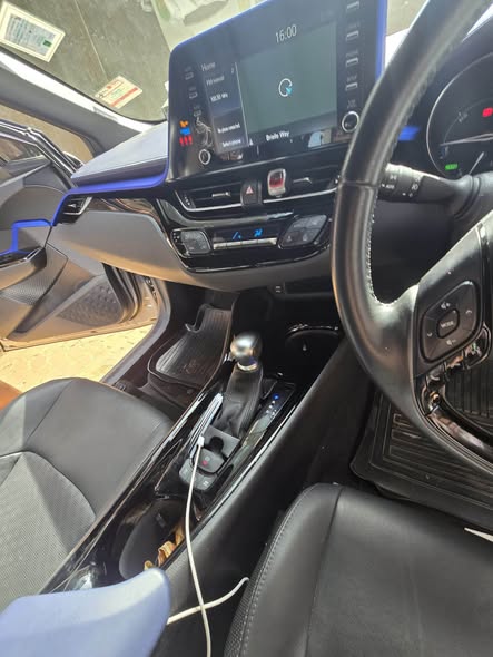 A picture of Toyota CHR hybrid car on sale