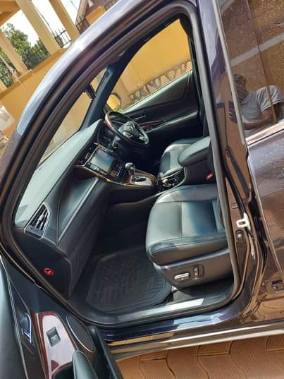 A picture of TOYOTA HARRIER 2015 2.0 ON QUICK SALE Call WhatsApp 0753988573