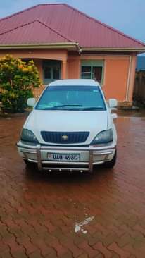 A picture of Toyota harrier 2 2