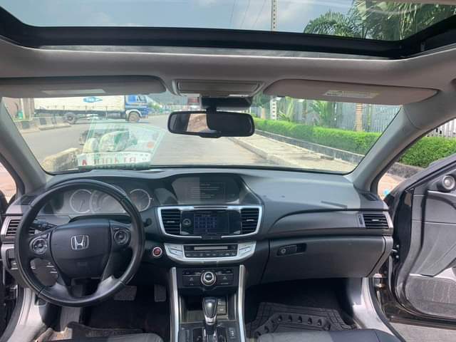 A picture of Foreign used Honda Accord 014