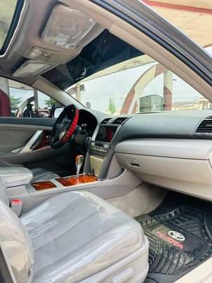 A picture of REGISTERED TOYOTA CAMRY XLE V4 2009 THUMB START Pure First