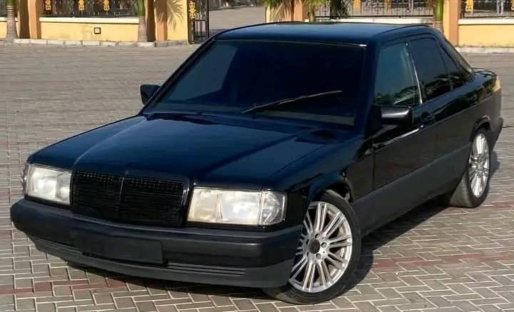 A picture of Mercedes Benz 1090E 1985 model