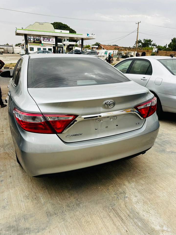 A picture of Toks 2016 toyota camry in ilorin