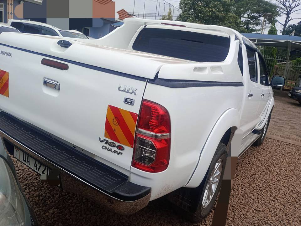toyota hilux vigo