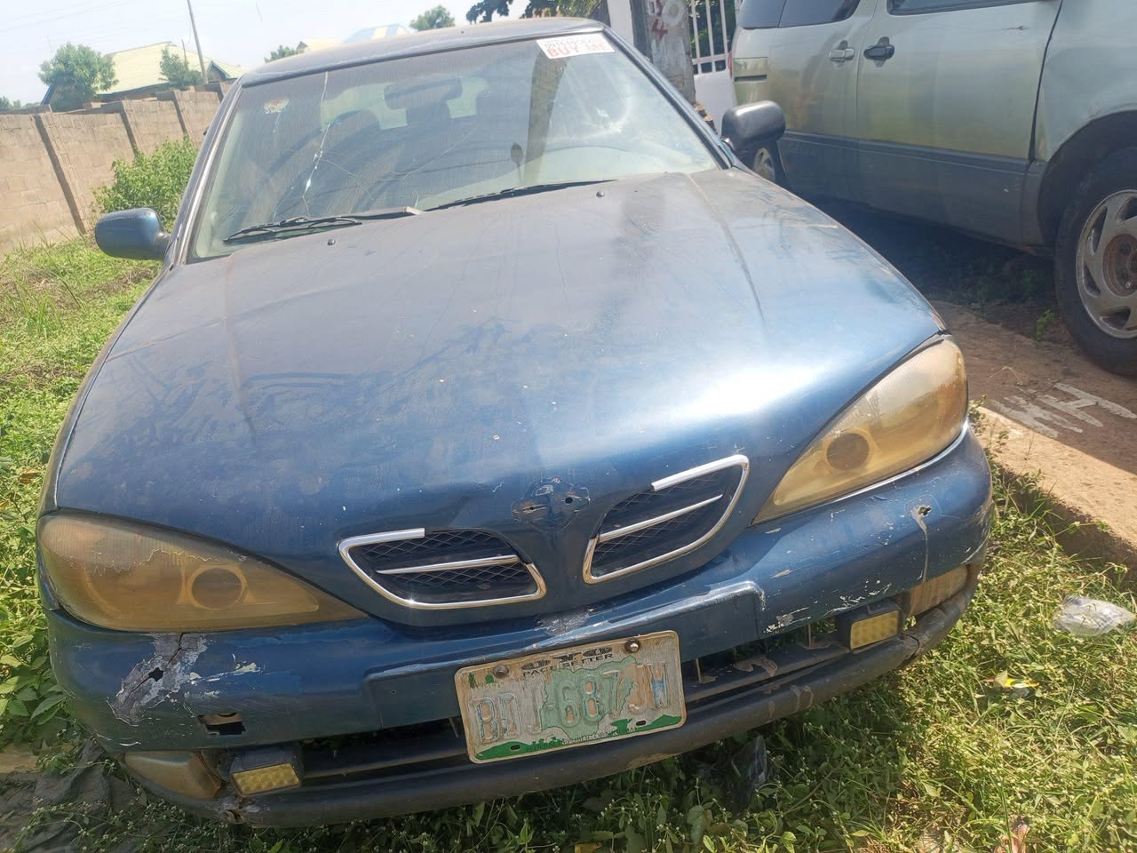 A picture of 2004 Nissan premier