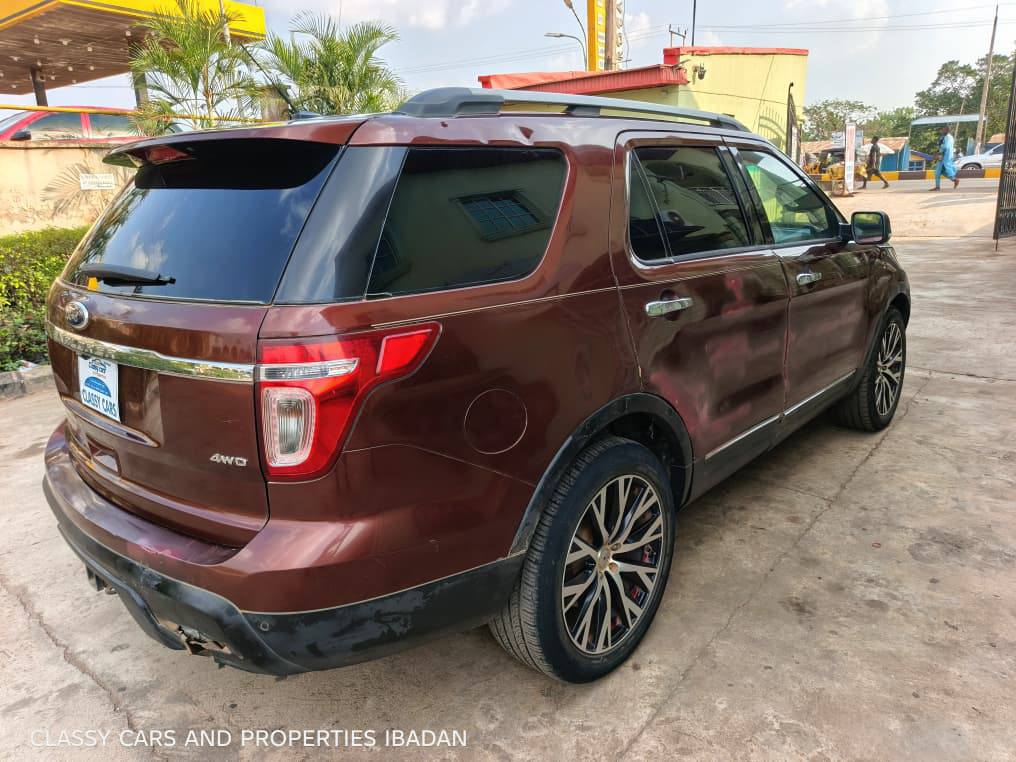 A picture of 2015 FORD EXPLORER