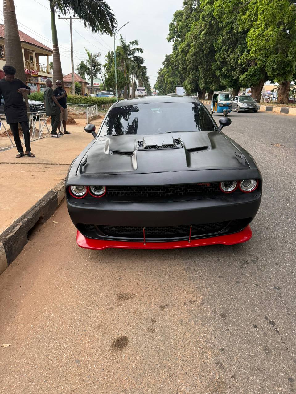 A picture of Extremely Clean And Sound 2017 Dodge challenger SRT.