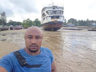 A picture of Wale wa kukata Sekrepa Meli iyo inauzwa Mil 550 Makadilio