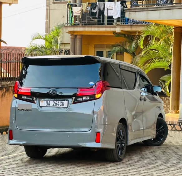 A picture of 2016 Toyota ALPHARD 2400cc petrol engine Automatic 7 seater UGX