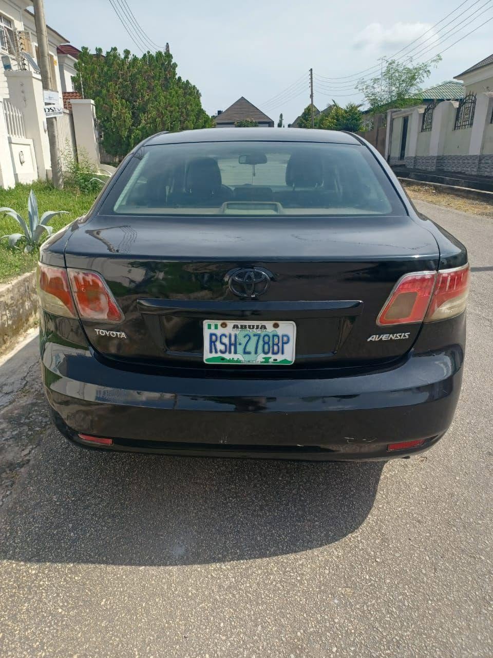 A picture of 2013 Toyota Avensis