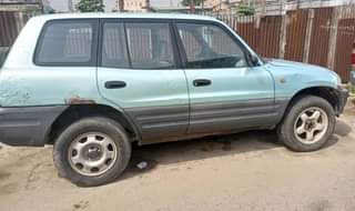 A picture of 98 TOYOTA RAV4 Manual Gear Pure Factory Paint Good Engine