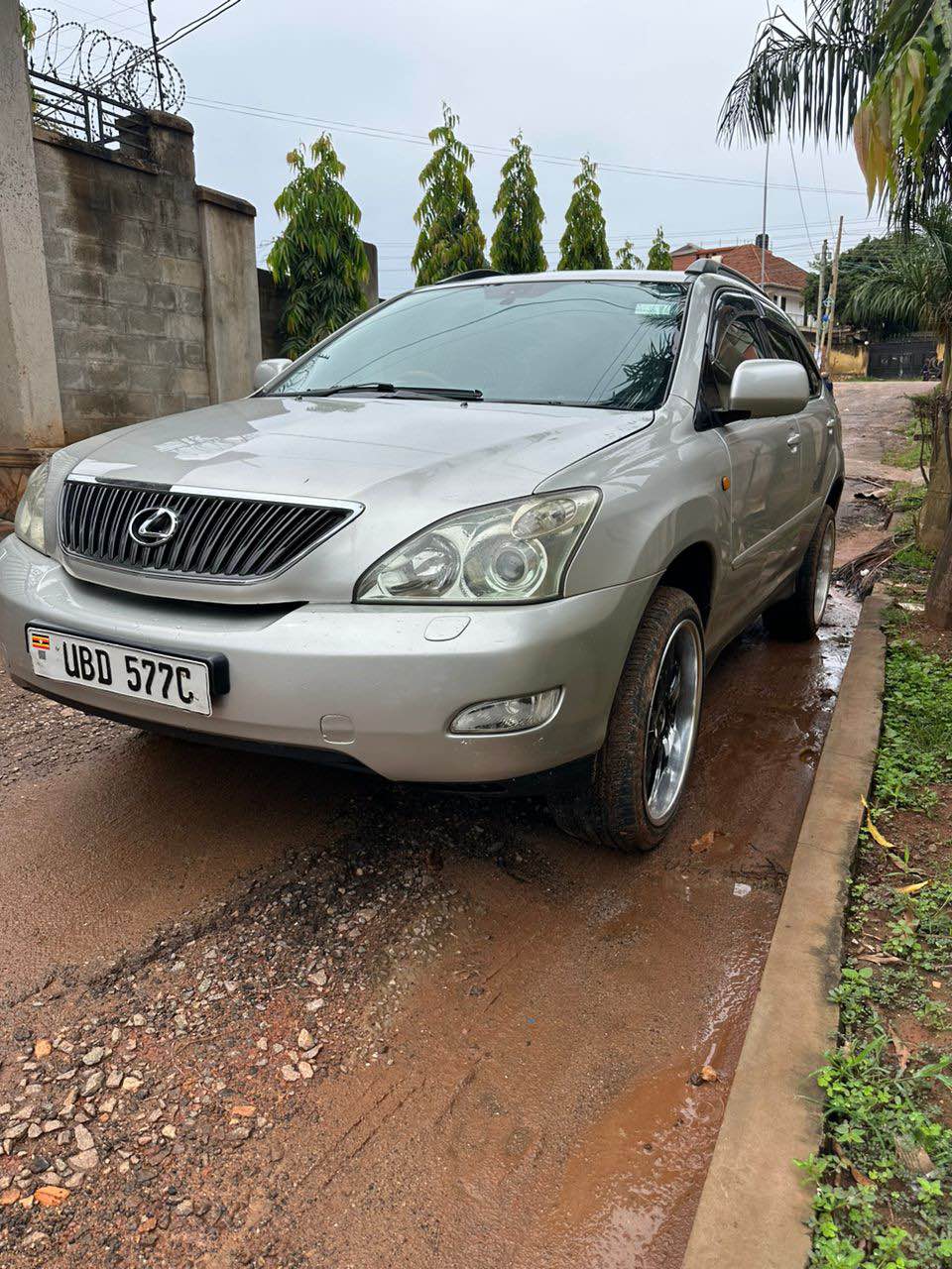 A picture of Toyota harrier 3.0 24m