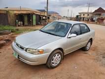 A picture of TOYOTA COROLLA