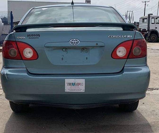 A picture of Toyota Corolla LE 2005 model