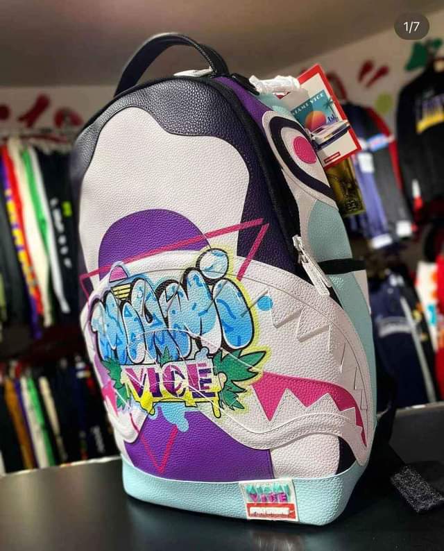 Thêë Ü.