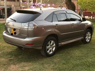 A picture of Toyota harrier 26m ugx